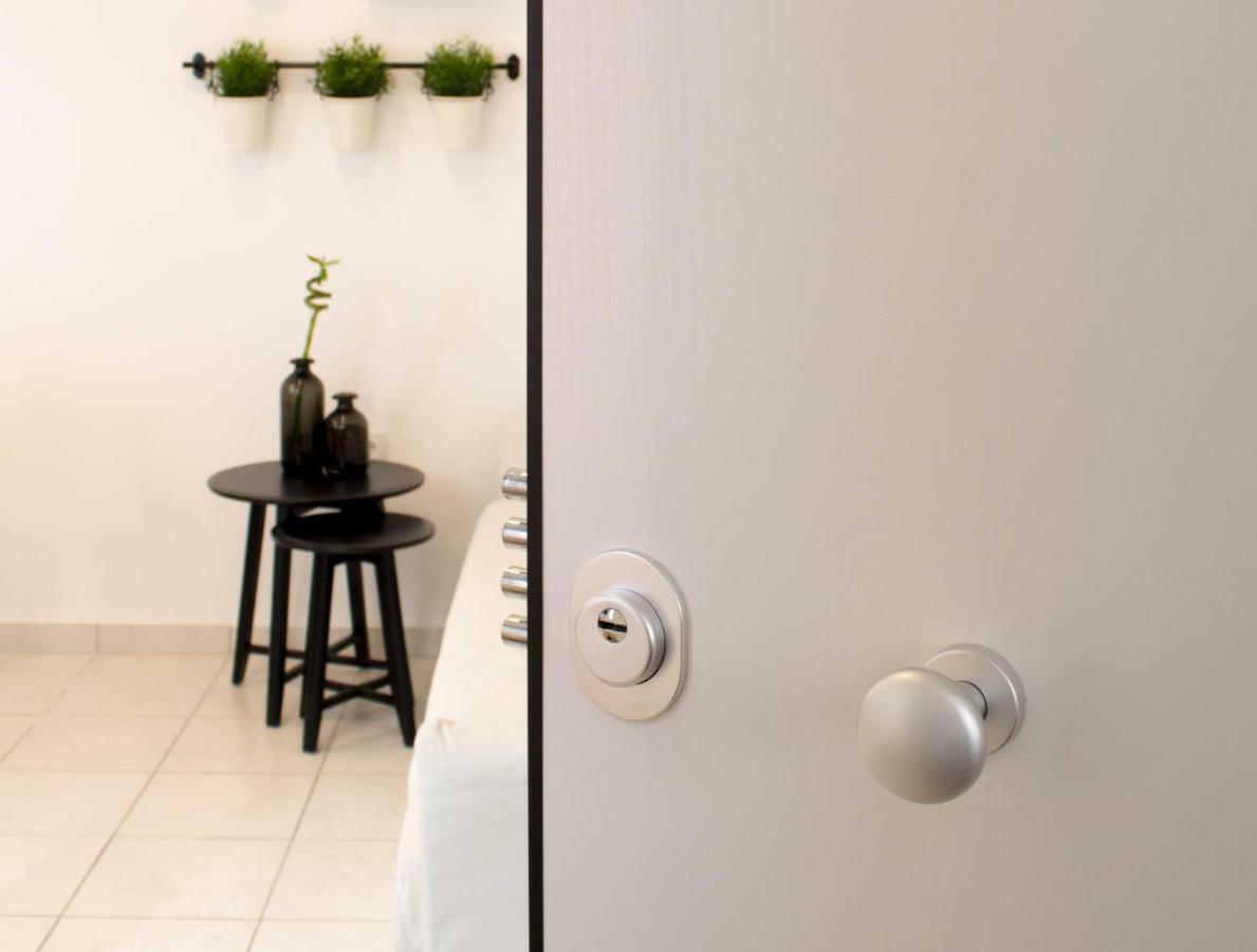 Super Stylish Apartments In Syntagma Square! أثينا المظهر الخارجي الصورة
